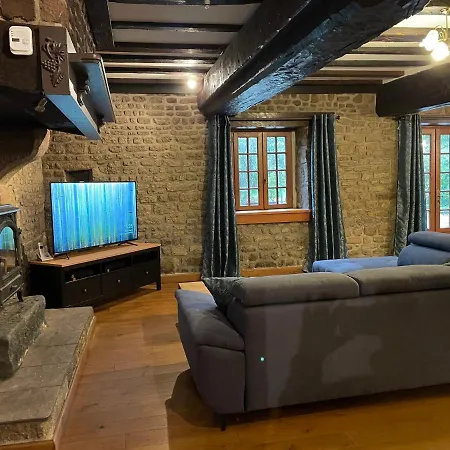 Holiday home Maison La Bureliere - For Families, Groups, Couples Gorron