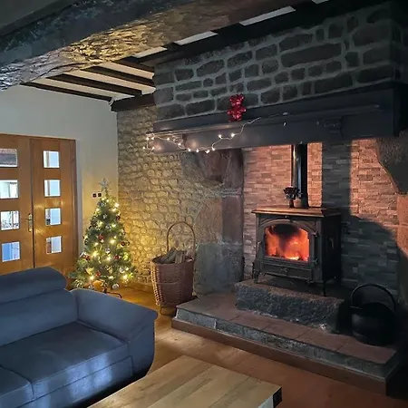 Maison La Bureliere - For Families, Groups, Couples Holiday home *