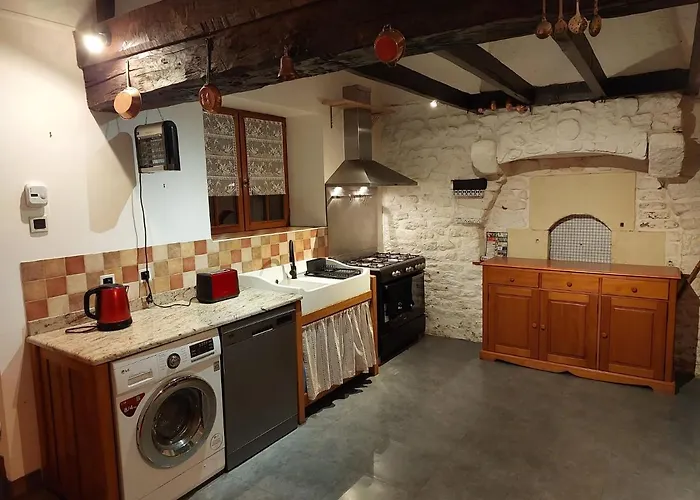 Maison La Bureliere - For Families, Groups, Couples Hébergement de vacances